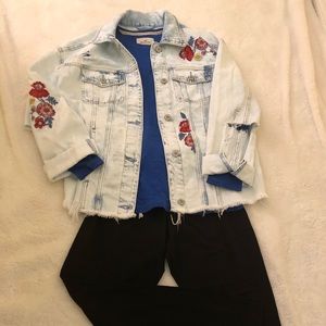 Distressed Denim Jacket w/ Embroidered Flowers 🌸